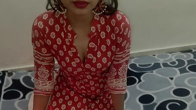 Desi Hint Köy Bhabhi'Nin 18. Doğum Günü Sürprizi: Derin Boğaz Cowgirl Ve Ağıza Boşalma Videosu