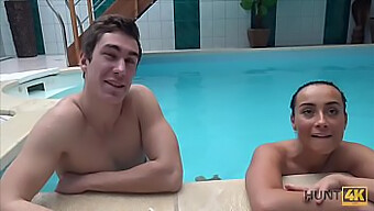 Video Casero Captura Un Encuentro Caliente Junto A La Piscina