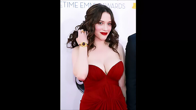 Babica Z Velikimi Joški Kat Dennings Daje Ročno Delo In Se Drka Na Velik Izliv