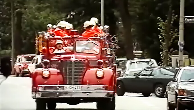 Retro Vuurwerk En Coed Plezier In De Klassieker Uit De Jaren Tachtig