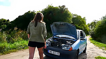 Sexo Em Carro Público: Vídeo Amador De Casal Polonês.